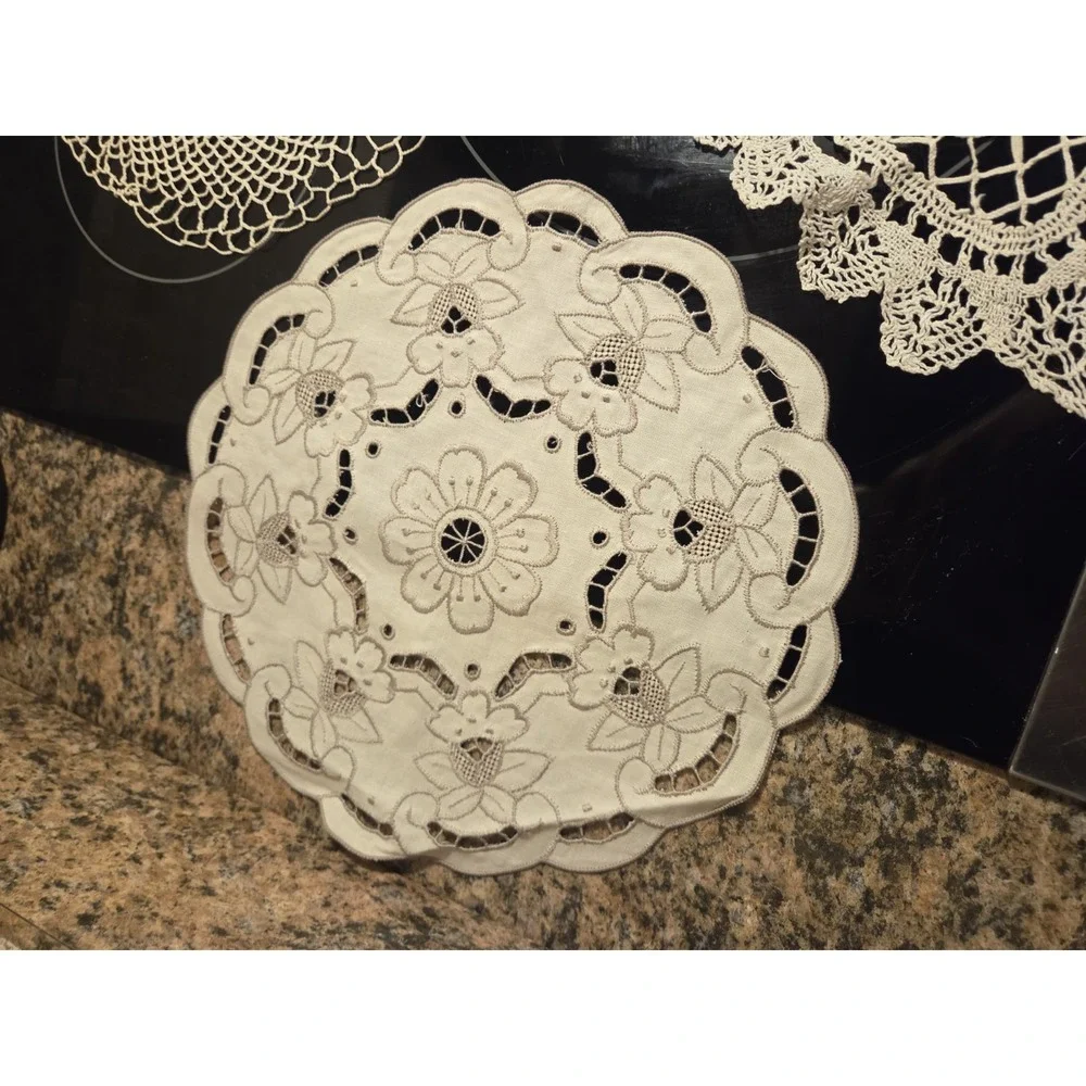 Set of 5 White Lace Crochet Doily Lot, Assorted Shapes Round Oval Floral
